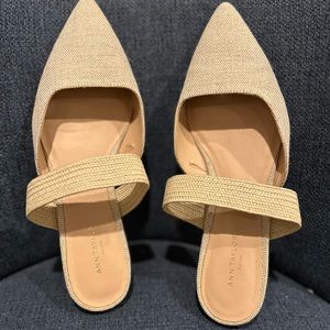 Strappy shimmery mule